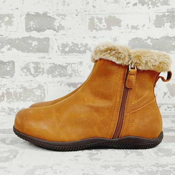 SoftWalk Shoes - New Softwalk Helena Wide Brown Leather Zip Up Winter Ankle Booties M214